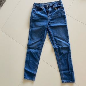American Eagle Mom Jeans Size 2
